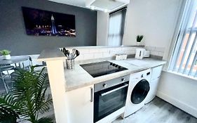 Reads Luxury Jacuzzi Apartments